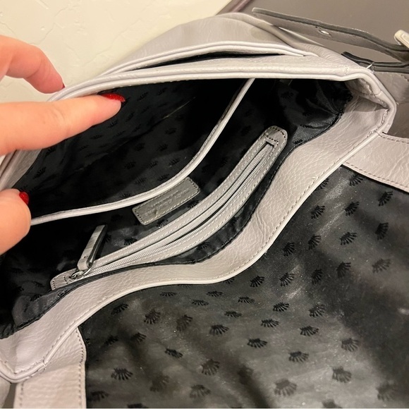 Juicy Couture Rosa vegan leather saddle bag/Crossbody adjustable strap10”x11” - Picture 10 of 15